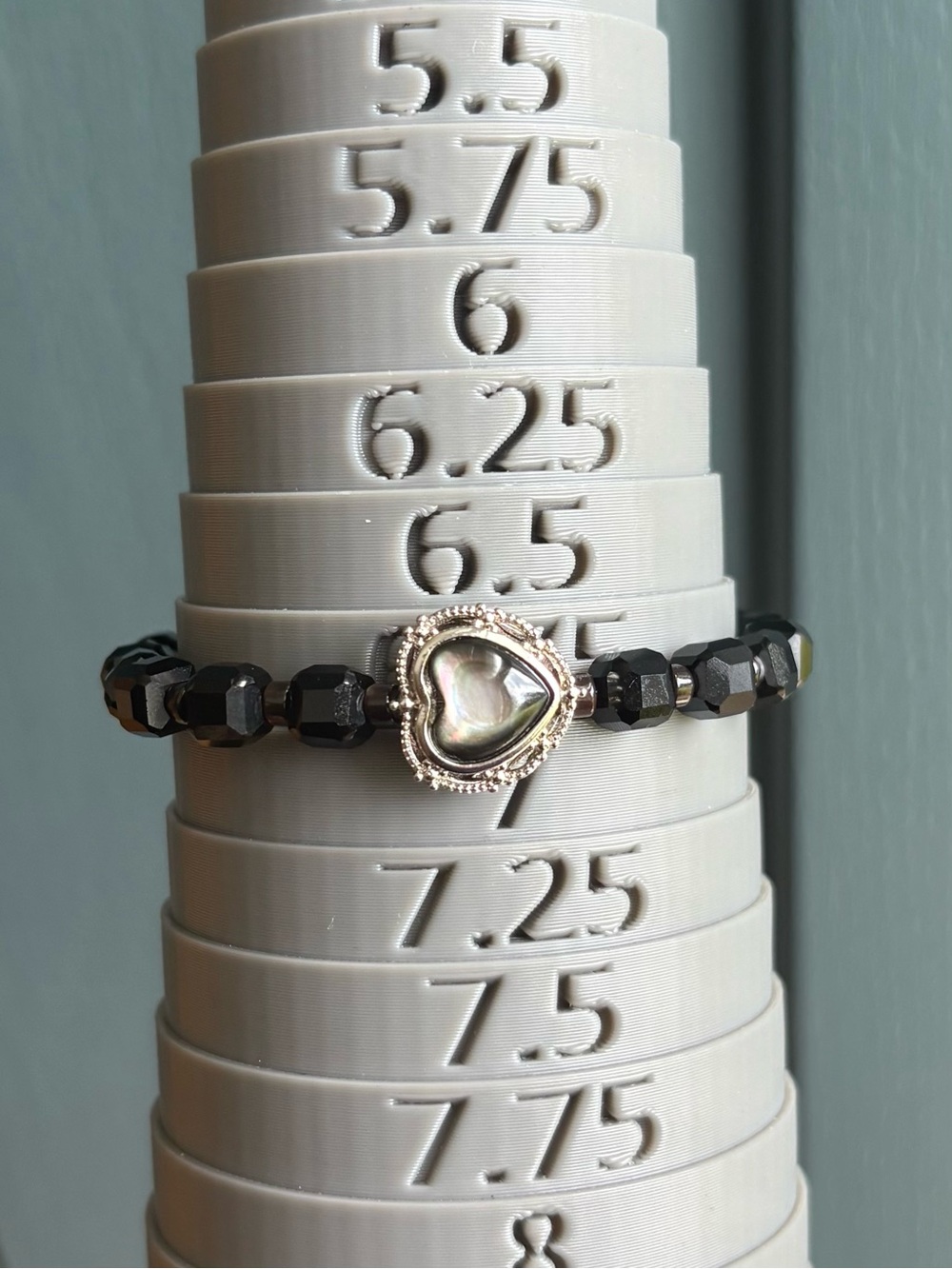 Black MOP Shell Heart & Onyx Cube Crystal Bracelet 7mm - Picture 6 of 6